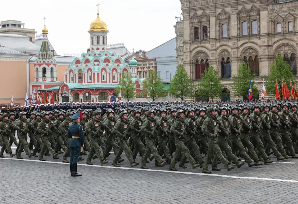 Putin: Sukob u Ukrajini Se Približava Kraju — Parada Na Crvenom Trgu Bez Teške Tehnike, Pojačane Mere Bezbednosti