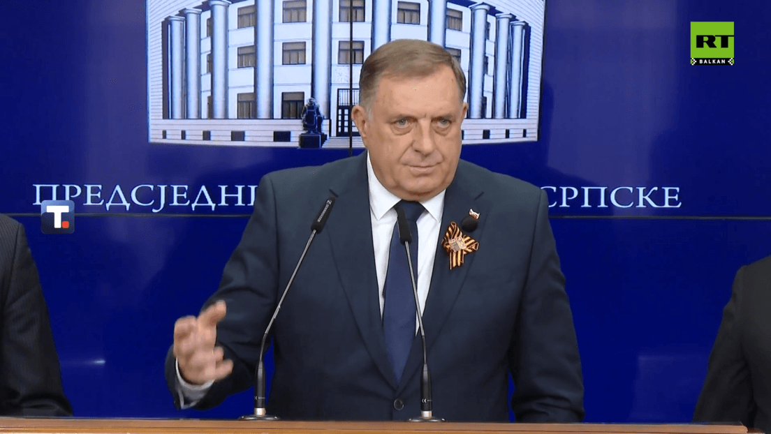 Dodik Poručio Šmitu: 'Padaj, Silo i Nepravdo' — "Ode još jedan, Republika Srpska je večna" (VIDEO)