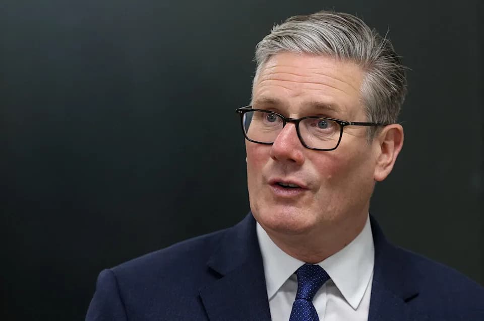 Kriza u Laburistima: Starmer Odbacio Pozive Na Ostavku Nakon Talasa Ministarskih Ostavki