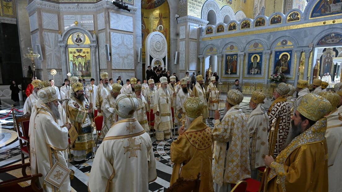 Liturgija otvorila zasedanje Sabora SPC: Kanonski postupak protiv mitropolita Justina, Univerzitet Sveti Sava i Kosovo u fokusu