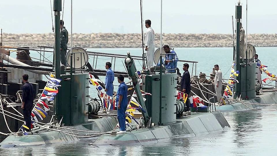 Iran rasporedio male Ghadir podmornice u Stritu Hormuz — ekspert: "Ranljive na detekciju"