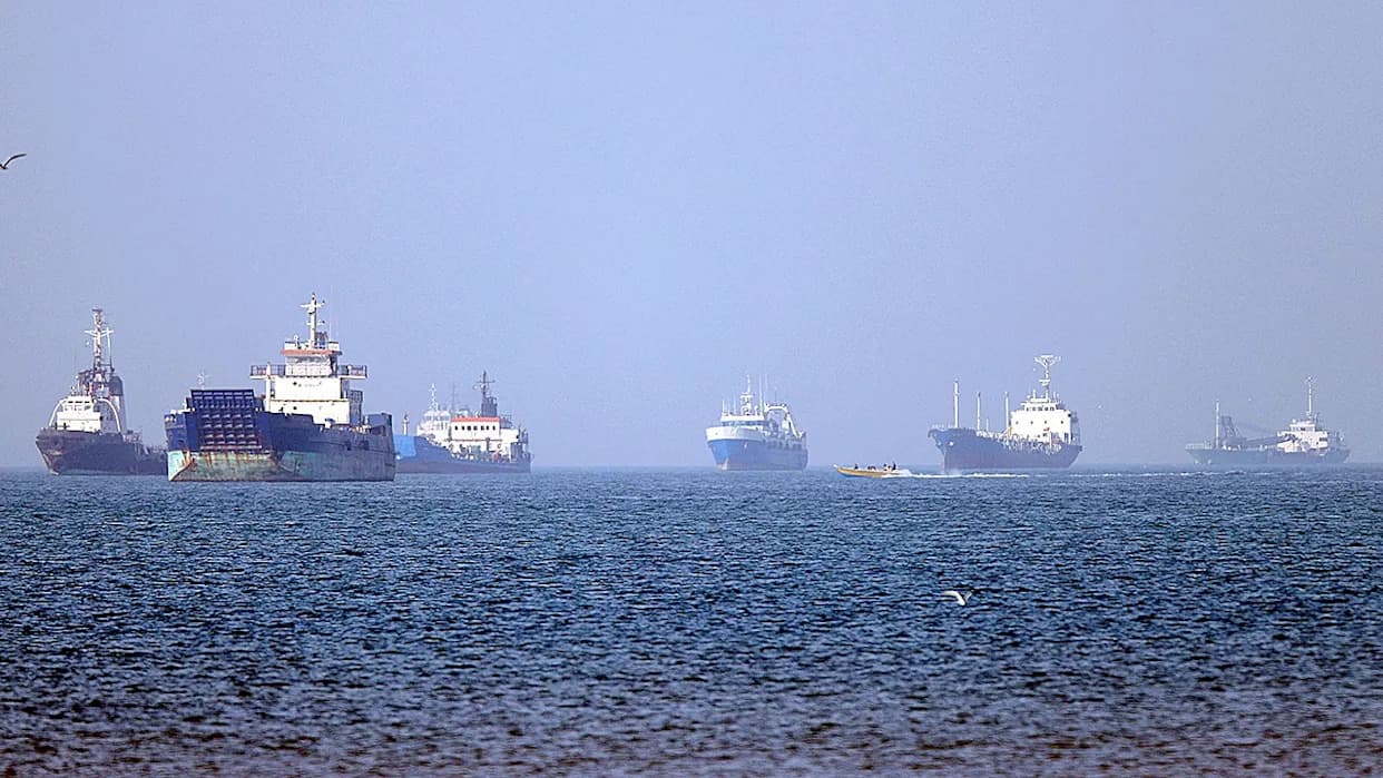 Brod Zaplenjen Kod Fujairah — Moguća "Plutajuća Arsenalska Baza" Hui Chuan