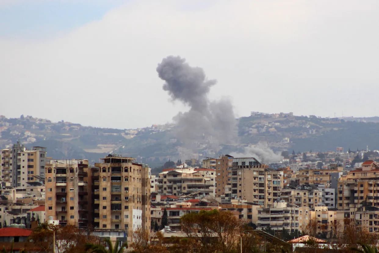Najmanje 22 Poginula u Izraelskim Napadima na Južni Liban u 24 Sata; Vojska Najavila Prisilno Preseljenje
