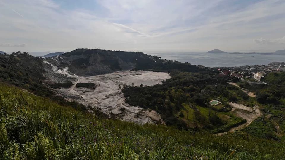 Campi Flegrei Se Približava „Tački Pucanja“ — Moguća Promena, Erupcija Nije Isključena Do 2030–2034