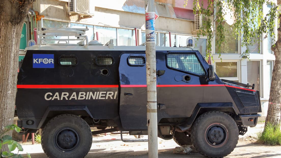 KFOR: Karabinijeri Redovno Patroliraju Severnu Mitrovicu — Cilj: Sigurnost i Sloboda Kretanja