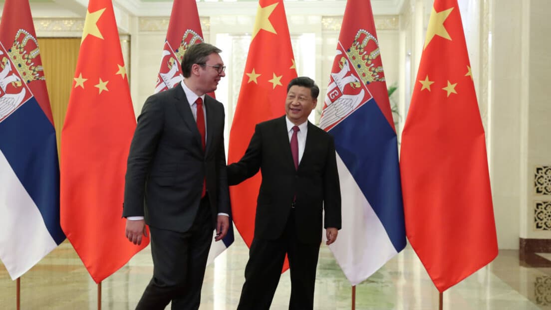 Vučić Počinje Zvaničnu Posetu Kini: Preko 30 Sporazuma, Dve Zajedničke Izjave i Investicija Od ~1 Mlrd €