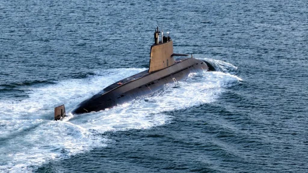 Kina Razvila Kristal 145,2 nm — Korak Ka Torijumskim Nuklearnim Satovima i Navigaciji Podmornica Bez GPS‑a