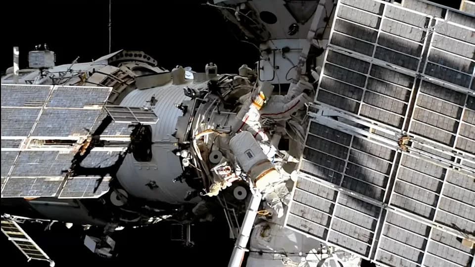 Ruski kosmonauti montirali teleskop za posmatranje Sunca i preuzeli uzorke tokom šestosatnog svemirskog izlaska na ISS