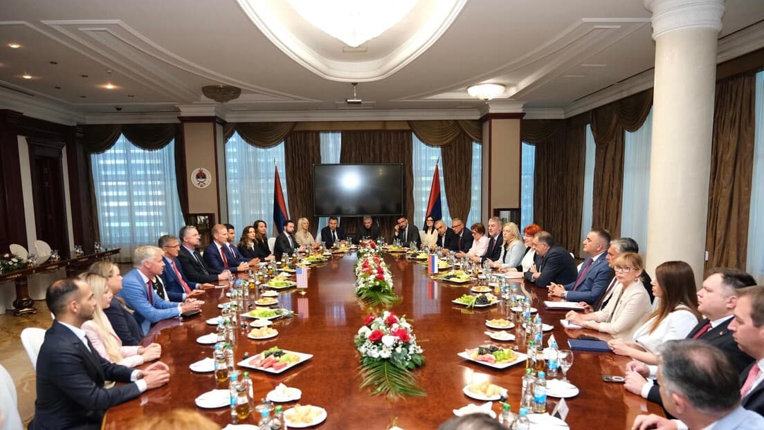 Dodik Sa Generalom Flynnom: Republika Srpska Privlači Investitore i Grade Budućnost