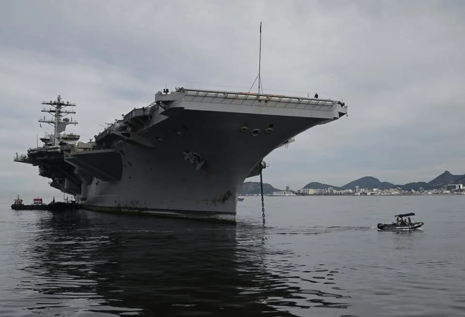 USS Nimitz (CVN-68) Dolazi u Kingston — Najstariji Aktivni Nosač Aviona SAD Na Poslednjem Inostranom Pristaništu