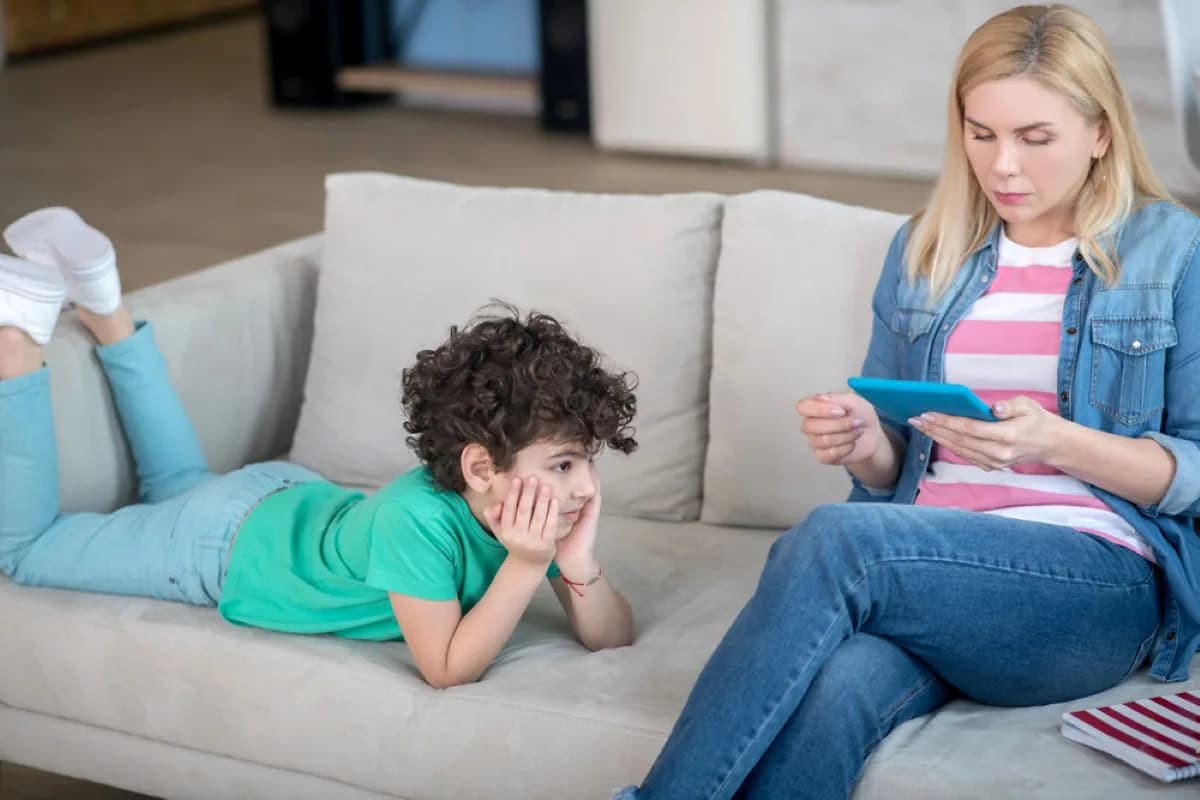 Švedska Upozorava Roditelje: Spustite Telefon — Novi Saveti Za Zdravije Interakcije Sa Decom