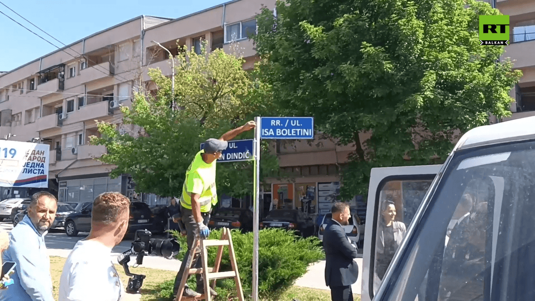Priština Postavila 88 Tabli Ulica u Severnoj Mitrovici — Gradonačelnik Tvrdi: Nezakonito, Predmet Ide Na Sud