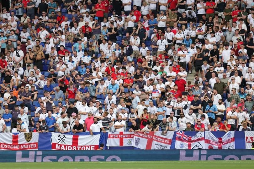 UK Uvodi Zabranu Putovanja Za 2.318 Navijača Sa FBO Pred Svetsko Prvenstvo