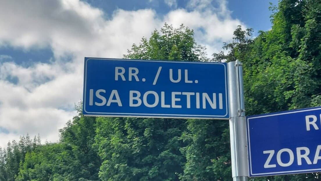 U Severnoj Mitrovici Uklonjena Tabla Sa Imenom Zorana Đinđića — Spor Zbog Novih Naziva Ulica