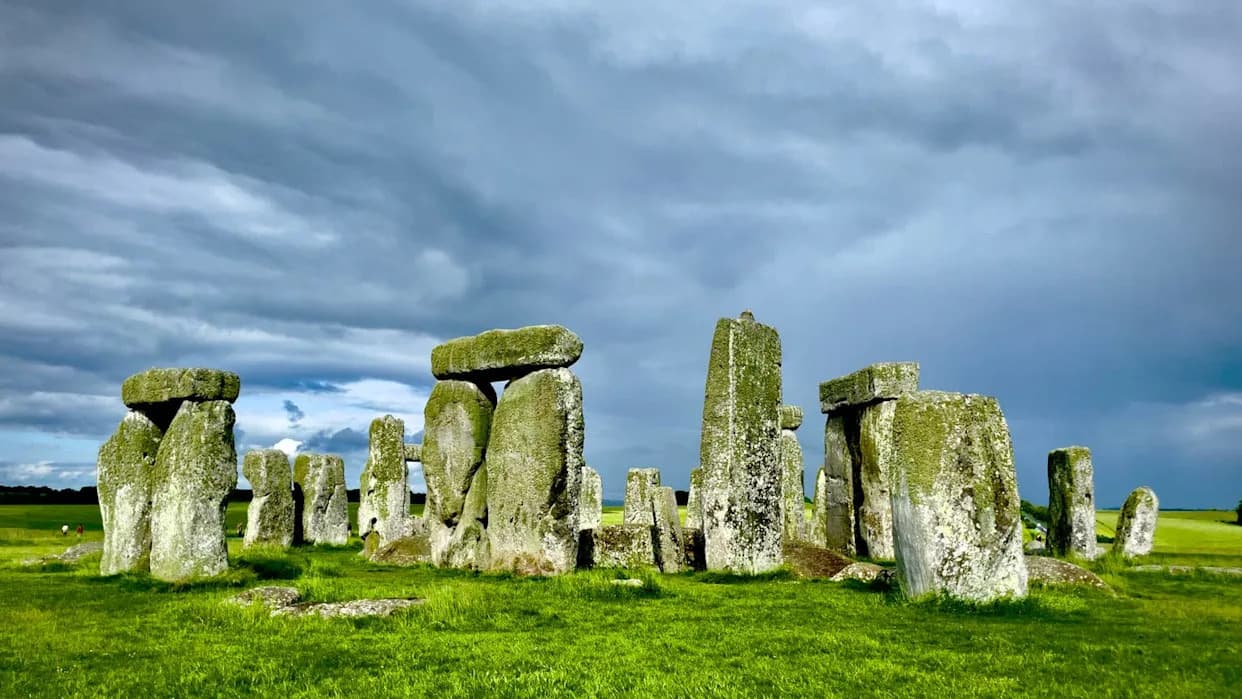 Nova studija: Glečeri i ljudi zajednički pomerili stene za Stonehenge — put od Škotske do Wiltshira