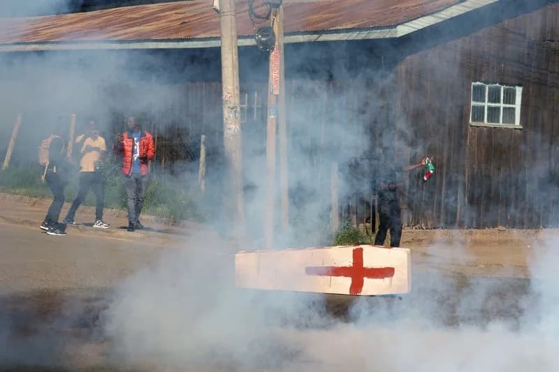 Protesti u Nanyukiju: policija ispalila suzavac zbog američkog karantina za izložene eboli