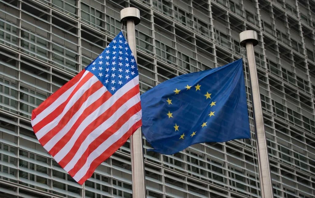 Samo 11% Evropljana Vidi SAD Kao Saveznika — Anketa Pokazuje Pad Poverenja