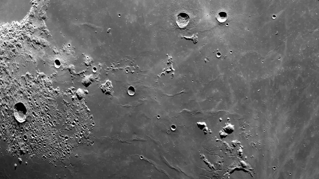 Retka lunarna breča NWA 12593 otkriva tragove tri džinovska udara