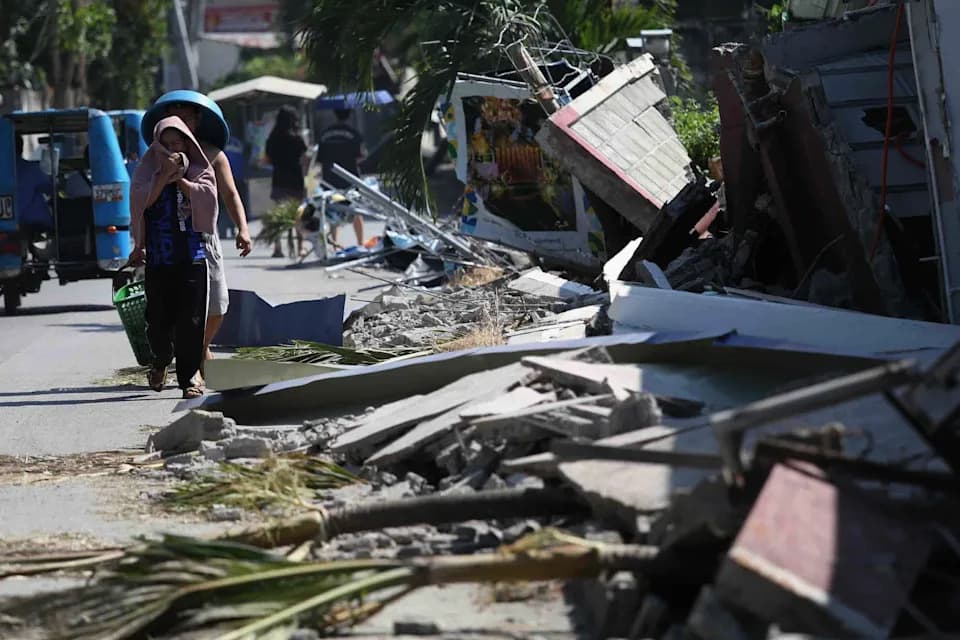 Filipini: Gradonačelnik Glana Traži Hitne Helikoptere Za Dopremu Hrane Nakon Razornog Zemljotresa