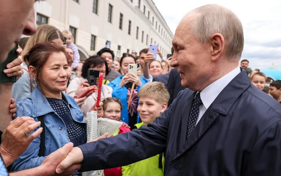 Telohranitelj Izgovorio "Massovka" — Da Li Su Putinovi "Obožavaoci" Bili Statisti?