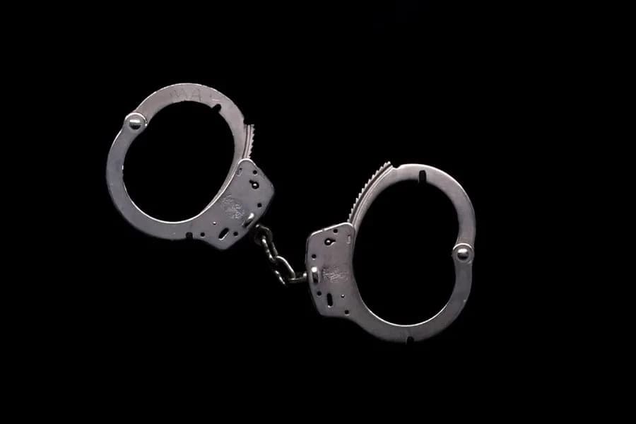 Dvoje Osuđeno Za Špijunažu U Britaniji — Granični Službenik Dobio 10, Bivši Policajac 8 Godina