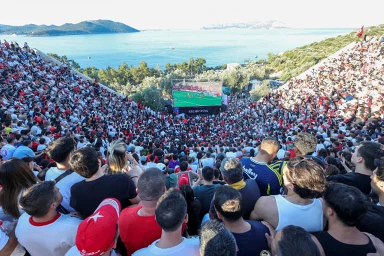 YKS Preči Na Fudbal: Turska Zabranila Javne Prenose Utakmice Sa Paragvajem