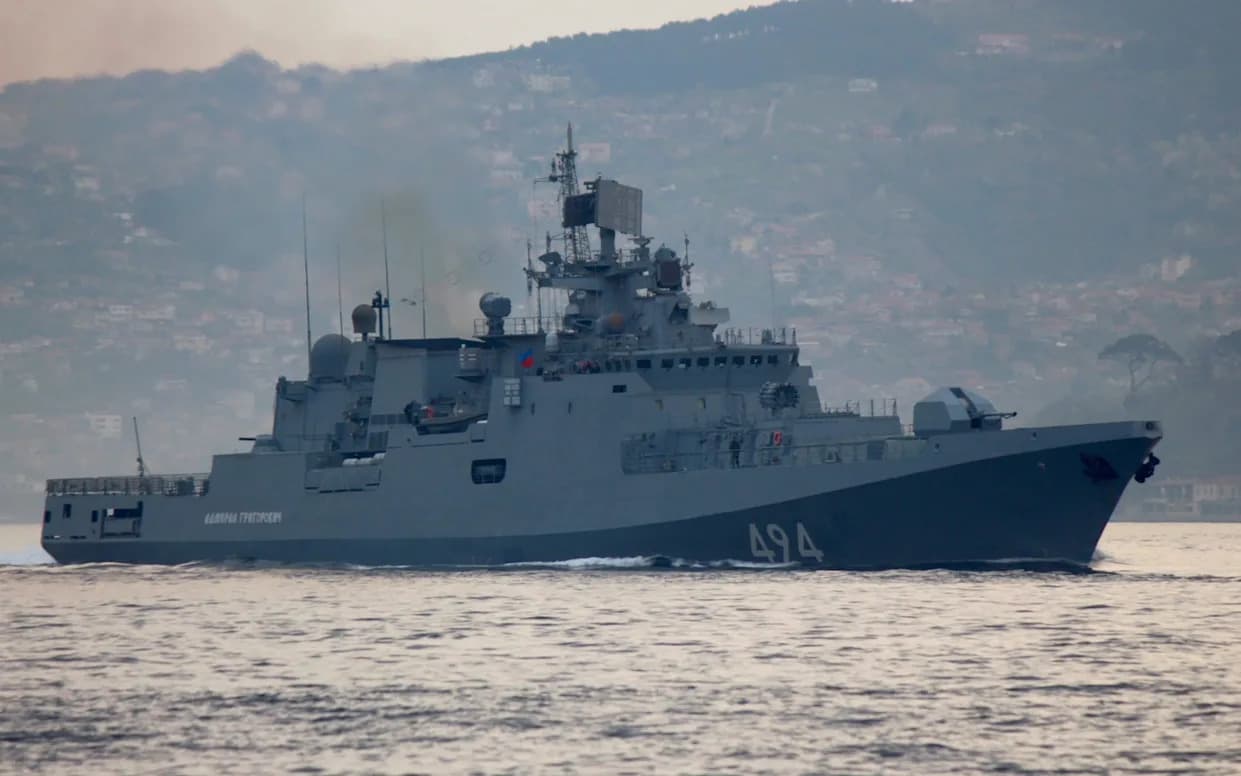Ruski fregat ispalio upozoravajuće hici na jahtu u Lamanšu — znak nesposobnosti ili opasna provokacija?