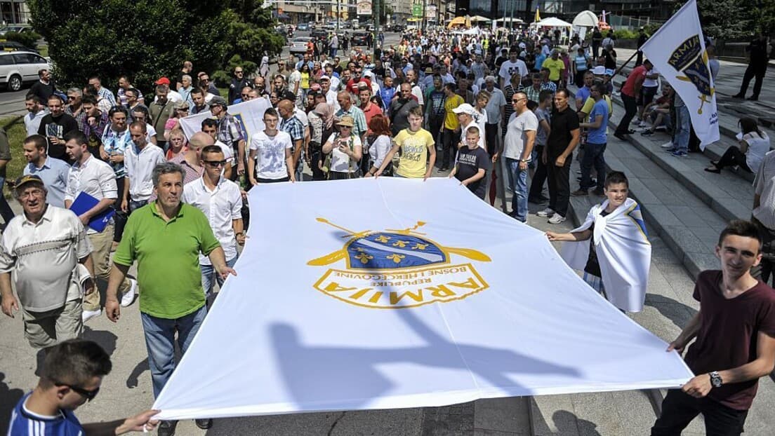 Ostojić Podržao Inicijativu: Zabrana Ratne Zastave ARBiH Traži Zakonski Okvir