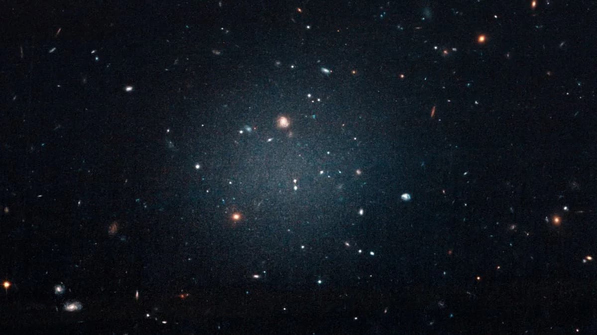 Otkrivena treća galaksija bez tamne materije — NGC 1052‑DF9 baca novo svetlo na kosmičku misteriju