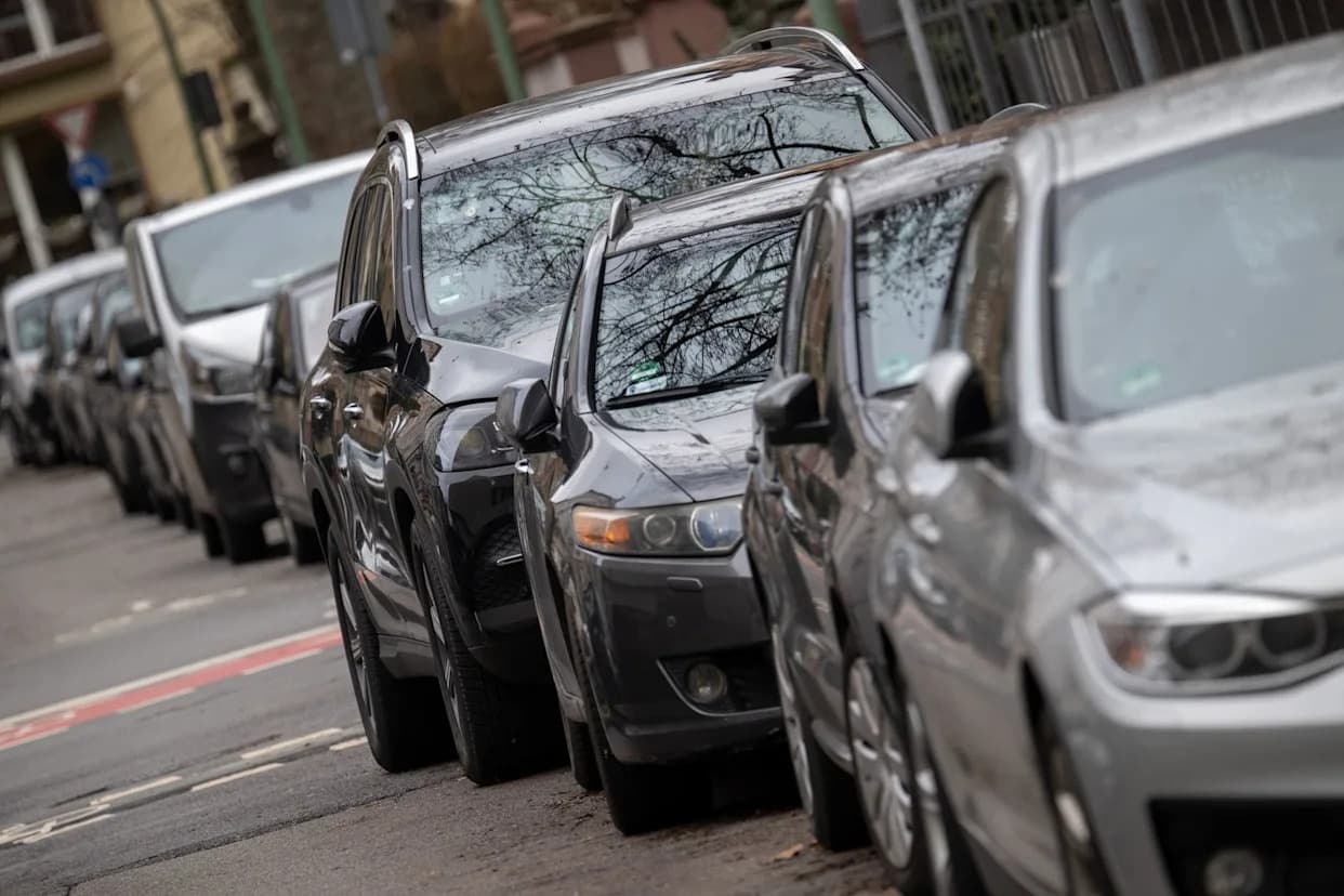 Carspreading Preti Gradovima: Do Jednog Od Sedam Uličnih Parking Mesta Može Nestati Do 2040.