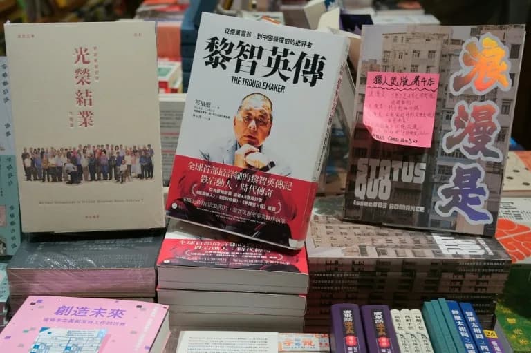 Hong Kong: Vlasnici Knjižare Uhapšeni Zbog Navodne Prodaje 'Sedižijskog' Materijala