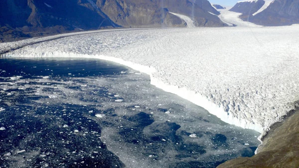 Mega-tsunami od 650 stopa (198 m) pogodio Grenland — talas se zadržao 9 dana i „zvonio" Zemlju