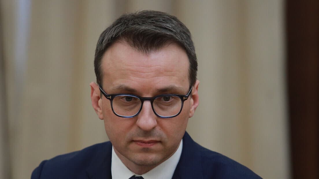 Petković traži hitnu reakciju: Priveli mladiće zbog obnove murala, apel da se zaustavi teror nad Srbima na KiM