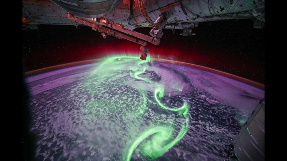 Neonsko Zelene Aurore Iz Svemira Oduzimaju Dah — Fotografija Sa ISS‑a (26. jun 2026)