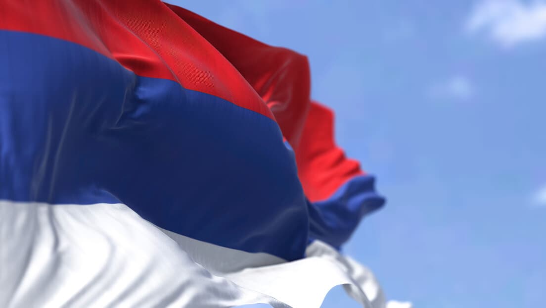 Zapaljena zastava Republike Srpske uz povike „Allahu ekber“ — oštre reakcije zvaničnika iz RS