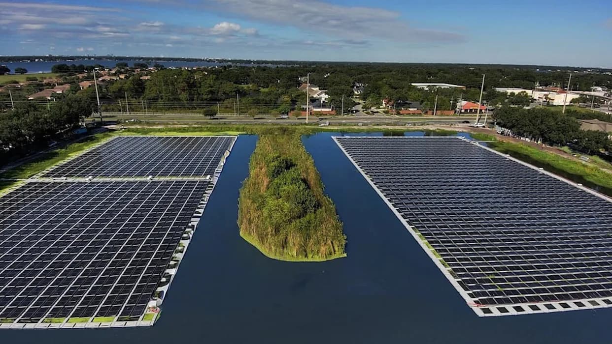 Florida Pretvara Bazene Pored Autoputeva U Plutajuće Solarne Farme — Dovoljno Za 200.000 Domova