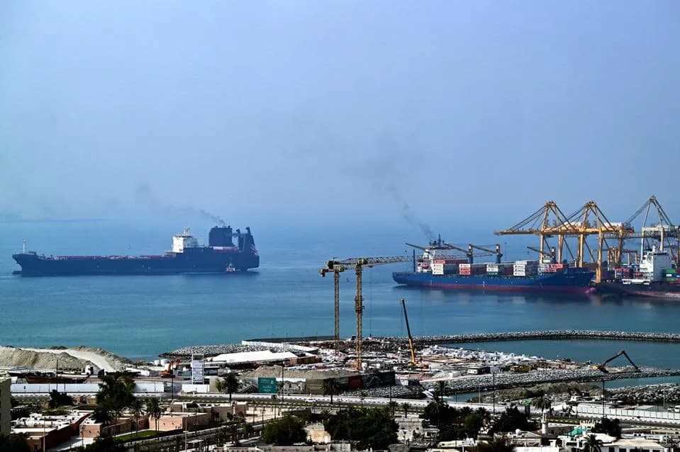 Iran Navodno Zaplenio Tanker Grčkog Milijardera Nakon Pogotka u Hormuškom Moreuzu