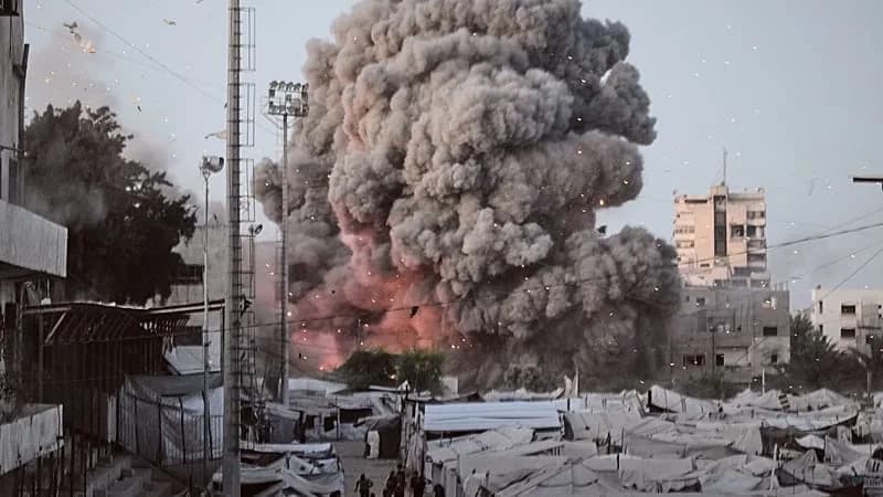 Projektili Pogodili Oblast Al‑Muttaqin Džamije u Gaza Cityju — Stanovnici Evakuisani Pre Udara