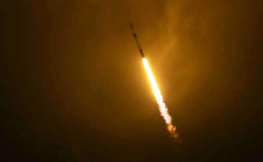 SpaceX lansirao Falcon 9 sa klasifikovanim teretom NRO‑a; booster uspešno sleteo