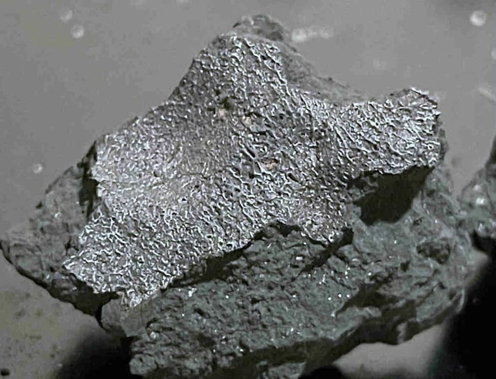 Retki Meteorit Probio Krov U Hillsboroughu — Otkriveni Brine I Aminokiseline Koji Osvetljavaju Poreklo Života