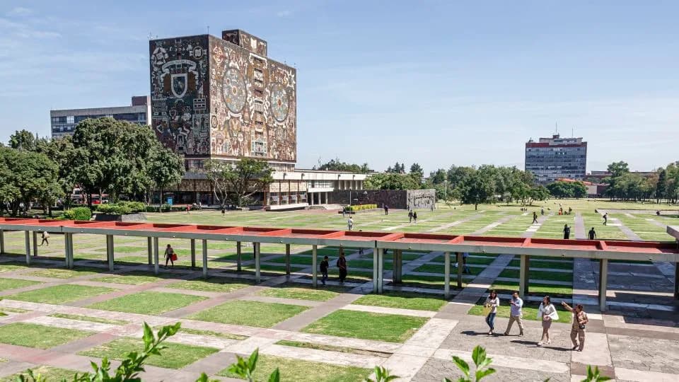 Skandal na UNAM-u: Oko 3.000 Prijemnih Testova Poništeno Nakon Sumnje Na Varanje Uz Pomoć AI