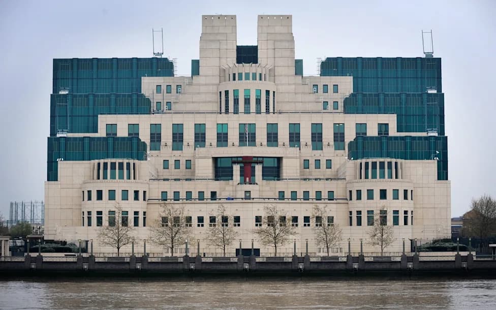 Kako je MI6 Pretekao DGSE: Zašto su Britanski Obaveštajci Najmoćniji U Evropi