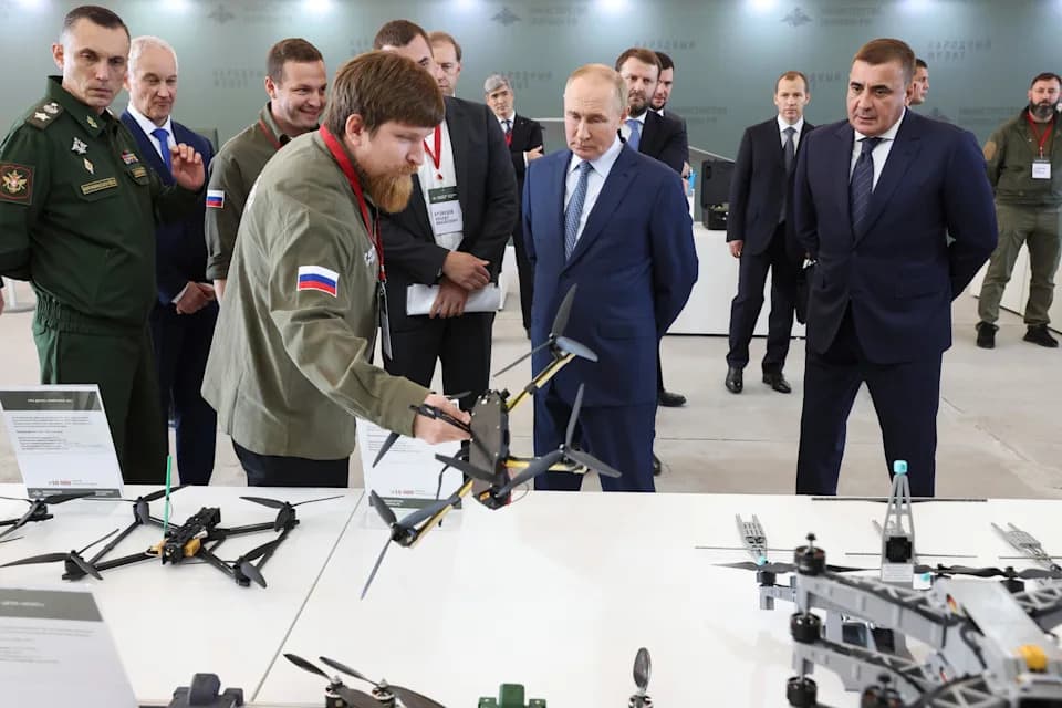 Eksplozija kod Jekaterinburga: Direktor fabrike dronova Uraldronzavod teško povređen, vozač poginuo