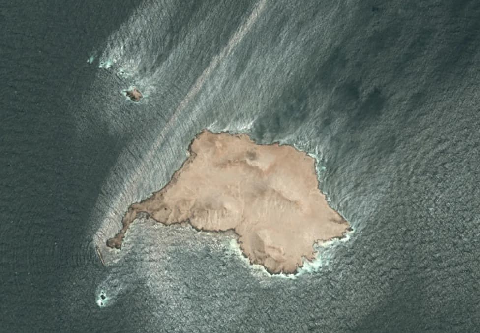 Tanker Caroline Bezengi Nasukan Kod Omana Se Potapa — Naftni Izliv Preti Zaštićenom Rezervatu