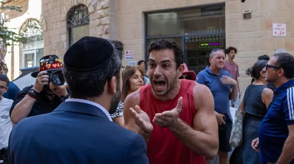 Kafić Basimta Postao Žarište Protesta Haredija U Jerusalimu
