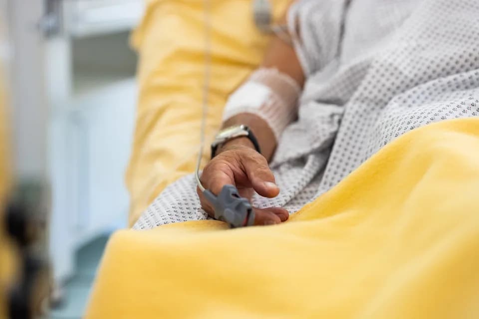 Nova Studija: Teški COVID-19 Može "Probuditi" Uspavane Viruse — Veza Sa Long COVID-om