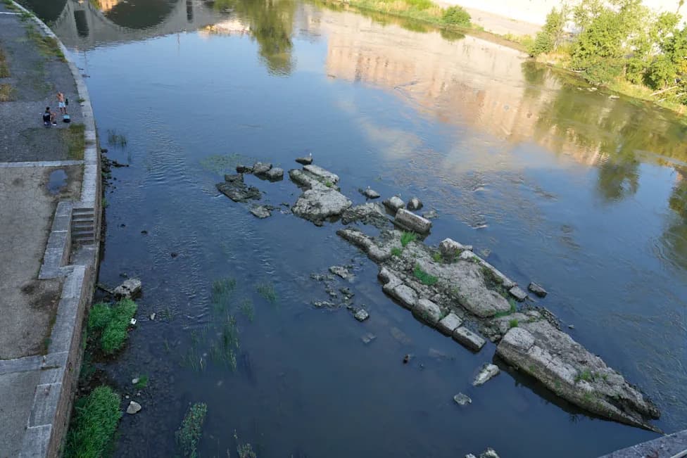 U Rimu izronili ostaci Neronovog mosta dok grad suočava ozbiljnu vodnu krizu