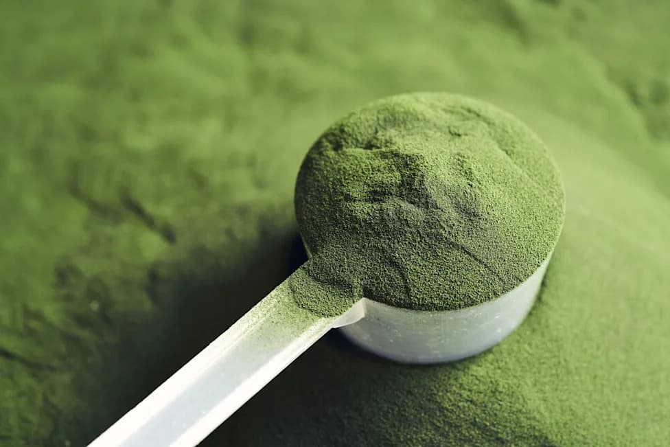 FDA Naložila Drugo Povlačenje „Greens“ Suplementa U 2026: Zašto Se To Ponavlja i Kako Da Se Zaštitite