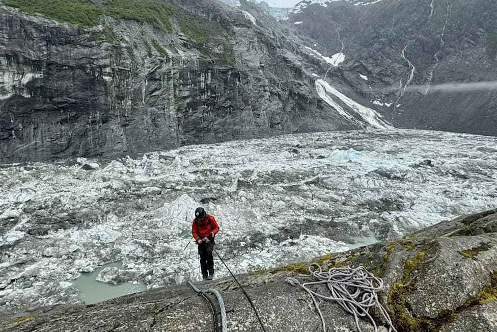 Poplava Iz Glacijalnog Jezera Ponovo Pogodila Juneau (12.–13. avgust 2026) — Upozorenje Zbog Brzog Nestanka Lednika
