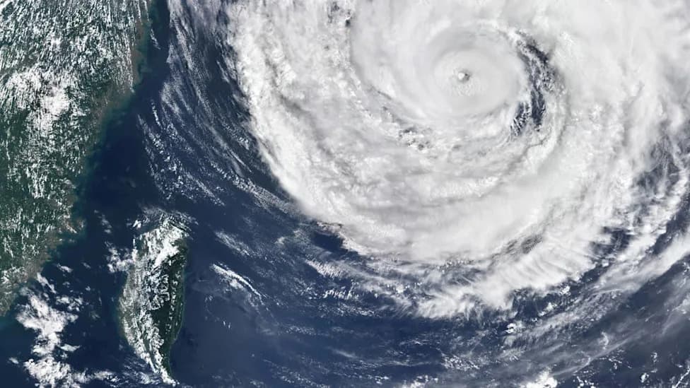 2026 Prestiže Rekord Po Broju Oluja Kategorije 5 — El Niño Pojačava Swellove i Rizike